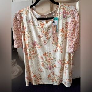 Short puff sleeve top